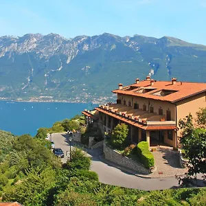 hotel-garni-al-poggio.it-lombardy.com/