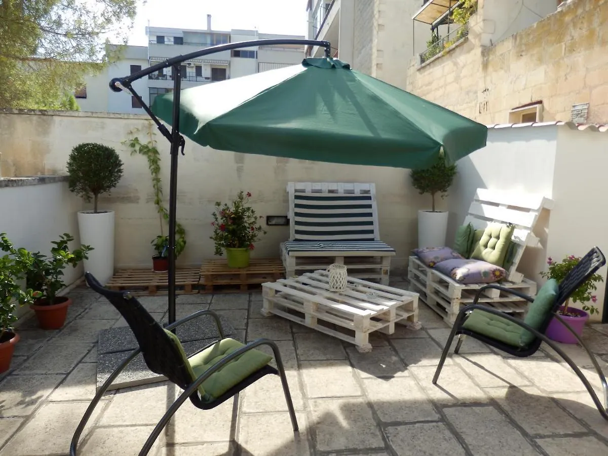 レッチェ Casa Lauretta - Terrazza - Garage Wifi E Bici Gratuiteヴィラ 別荘